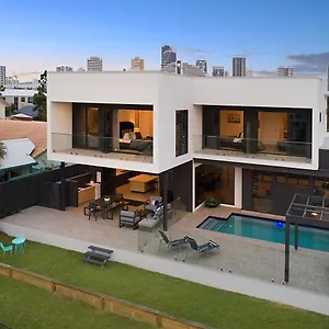  Holiday home Jewel Of Broadbeach
