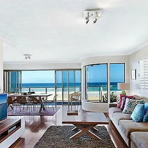  Holiday home Beachfront Beauty!